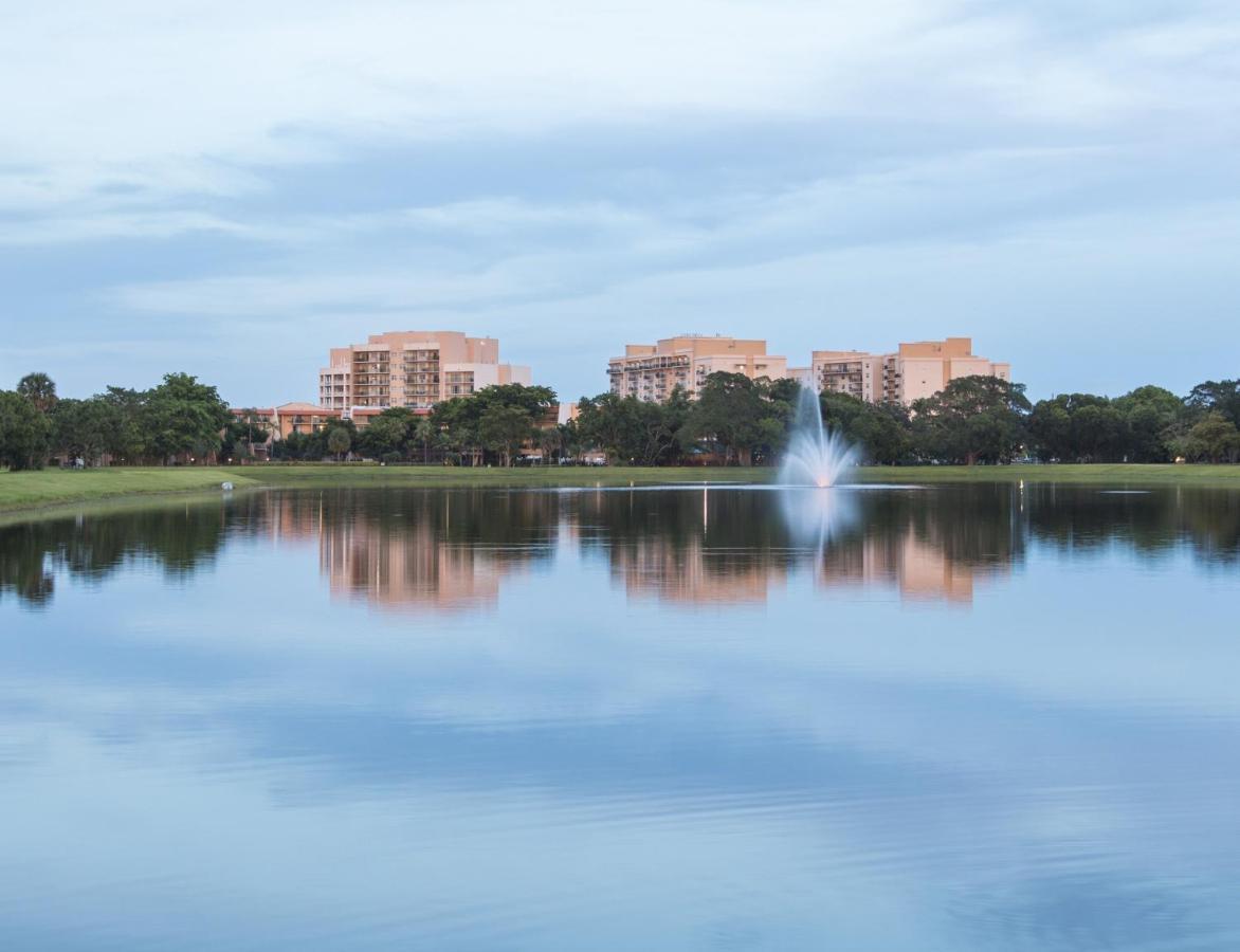 Club Wyndham Palm-Aire Hotel Pompano Beach Exterior photo