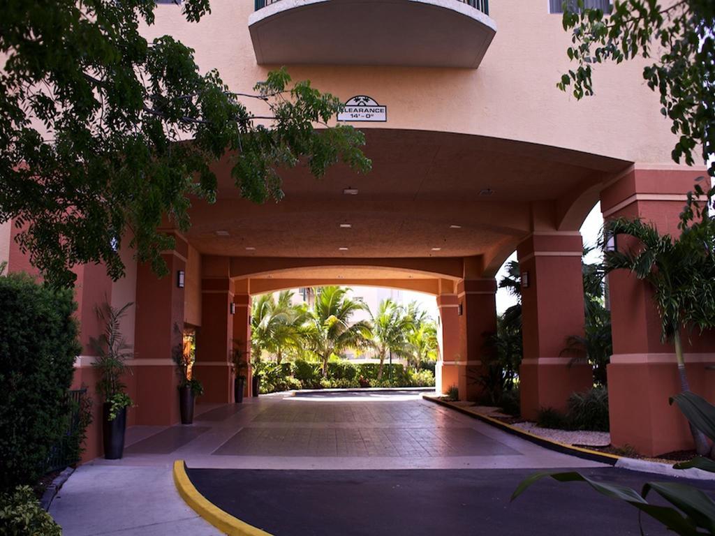 Club Wyndham Palm-Aire Hotel Pompano Beach Exterior photo