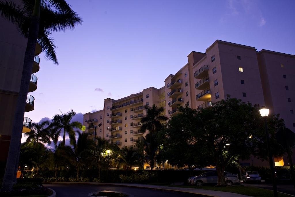 Club Wyndham Palm-Aire Hotel Pompano Beach Exterior photo